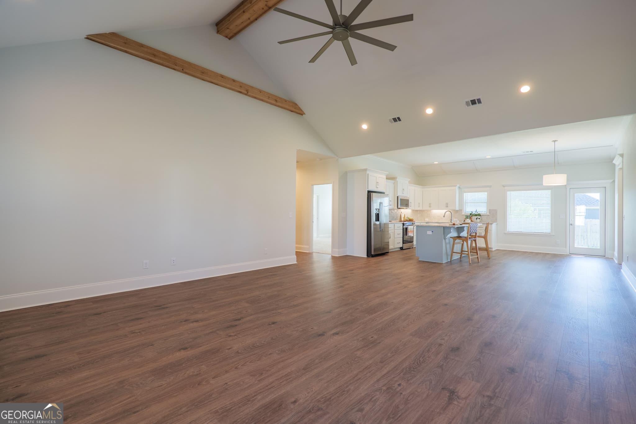 4 bedroom, 2.5 bathroom, 2,098 sq ft single family residence for sale at 3920 Bull Run, Valdosta, GA 31605 — photo 6