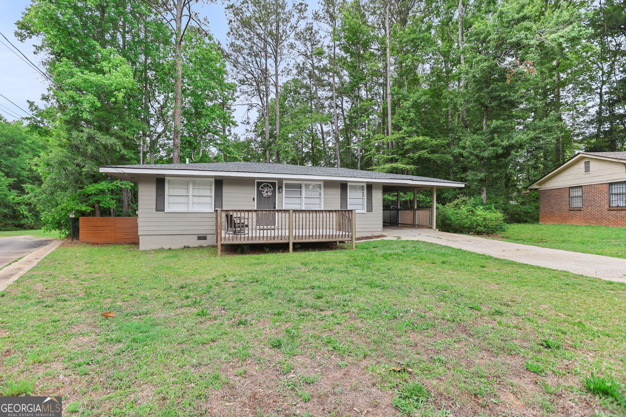 3 bedroom, 2 bathroom, 962 sq ft single family residence for sale at 9 W Park Court, Newnan, GA 30263 — photo 2