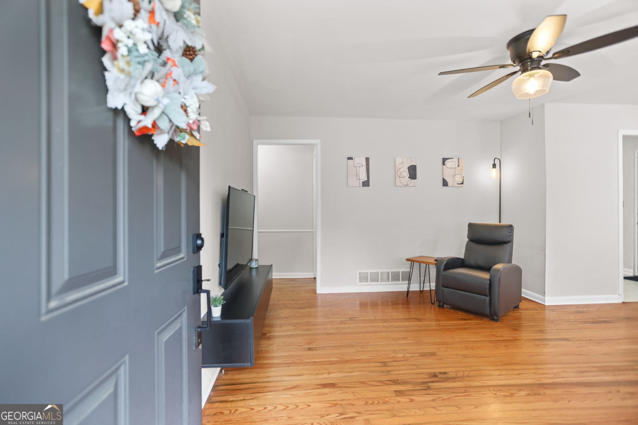 3 bedroom, 2 bathroom, 962 sq ft single family residence for sale at 9 W Park Court, Newnan, GA 30263 — photo 6