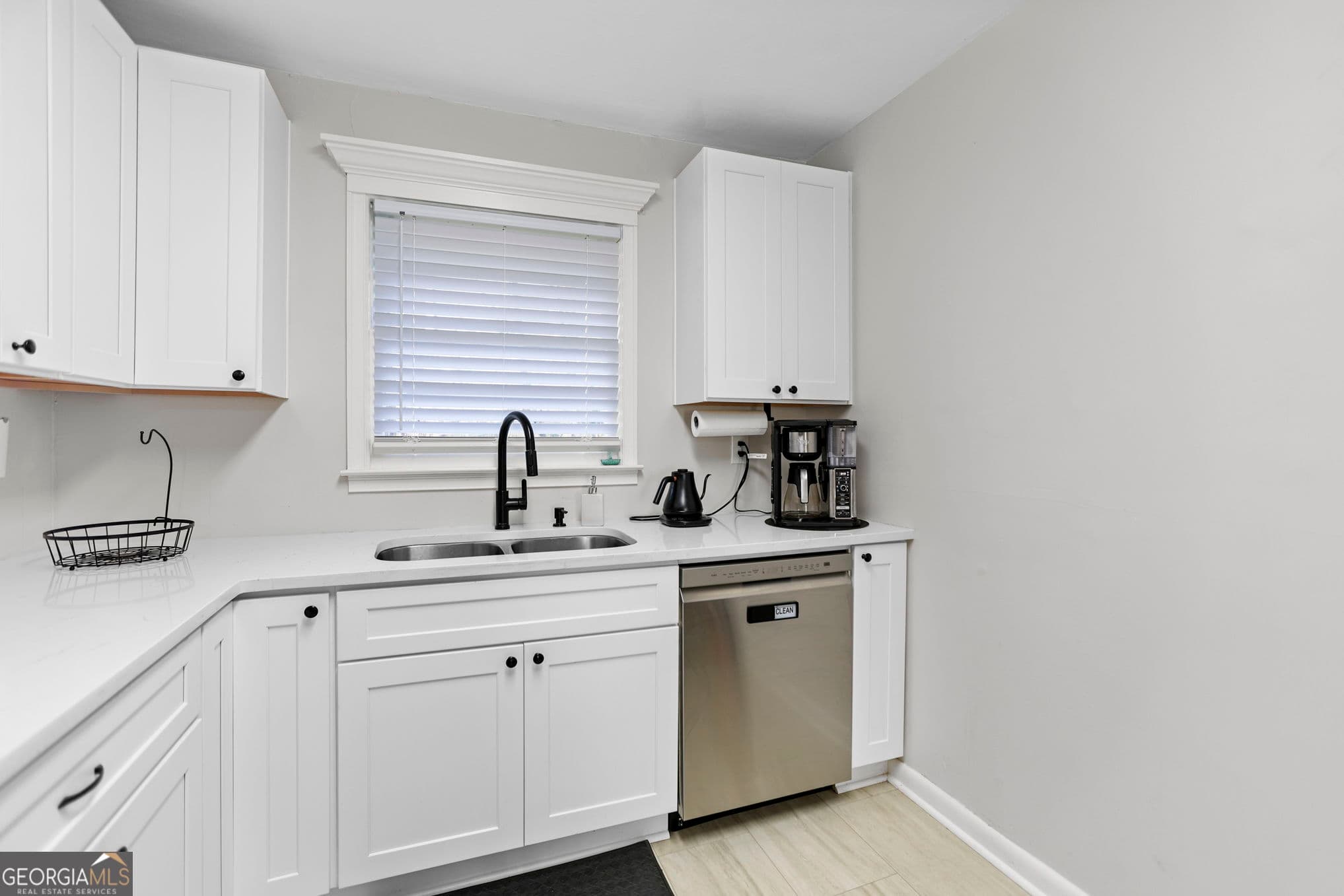 3 bedroom, 2 bathroom, 962 sq ft single family residence for sale at 9 W Park Court, Newnan, GA 30263 — photo 9