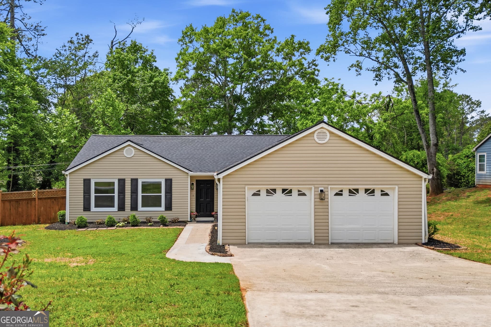 3 bedroom, 2 bathroom, 1,728 sq ft single family residence sold at 142 River Oaks Drive, Woodstock, GA 30188