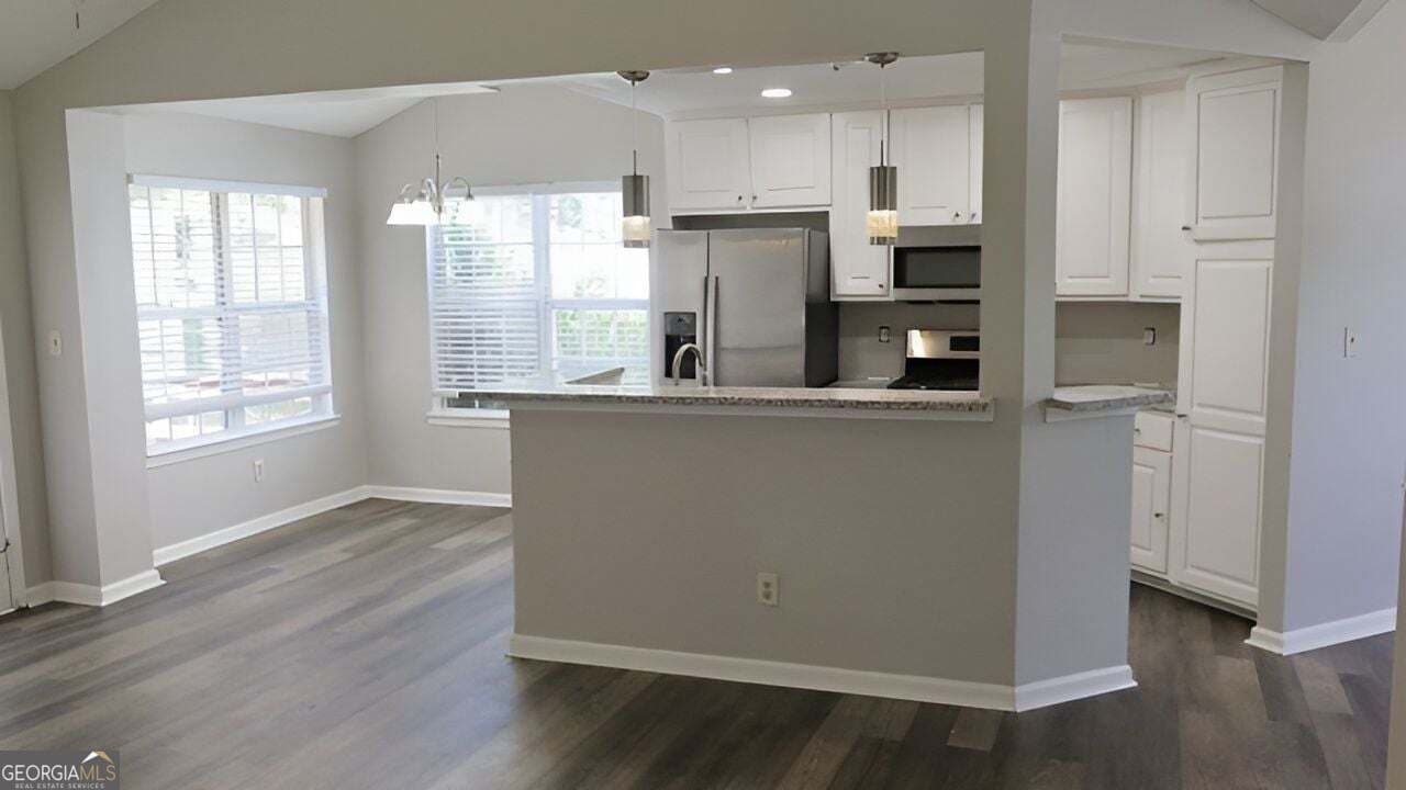 5 bedroom, 3 bathroom, 2,172 sq ft single family residence for sale at 205 Buffington Drive, Union City, GA 30291 — photo 6