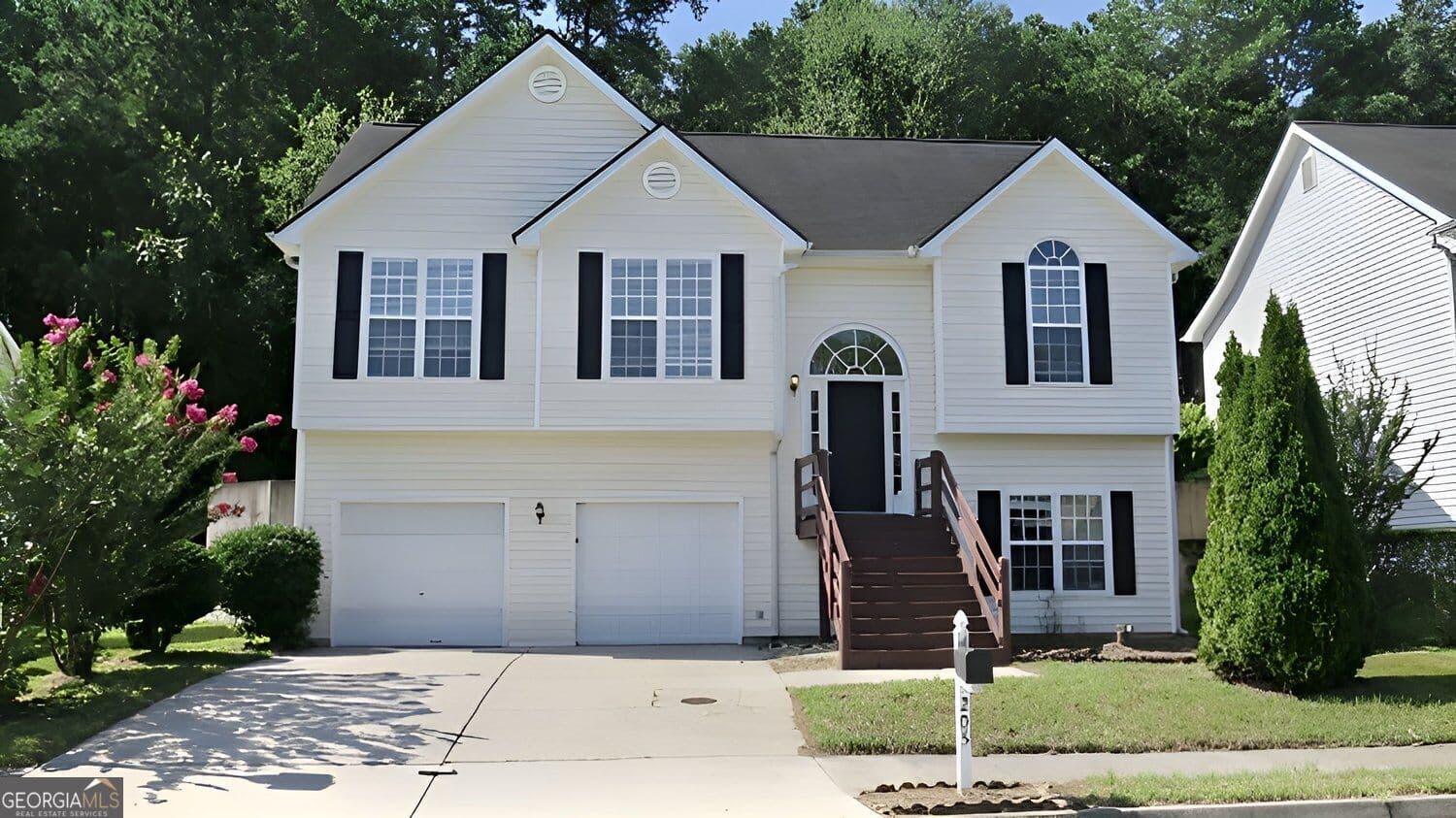 5 bedroom, 3 bathroom, 2,172 sq ft single family residence for sale at 205 Buffington Drive, Union City, GA 30291 — photo 3
