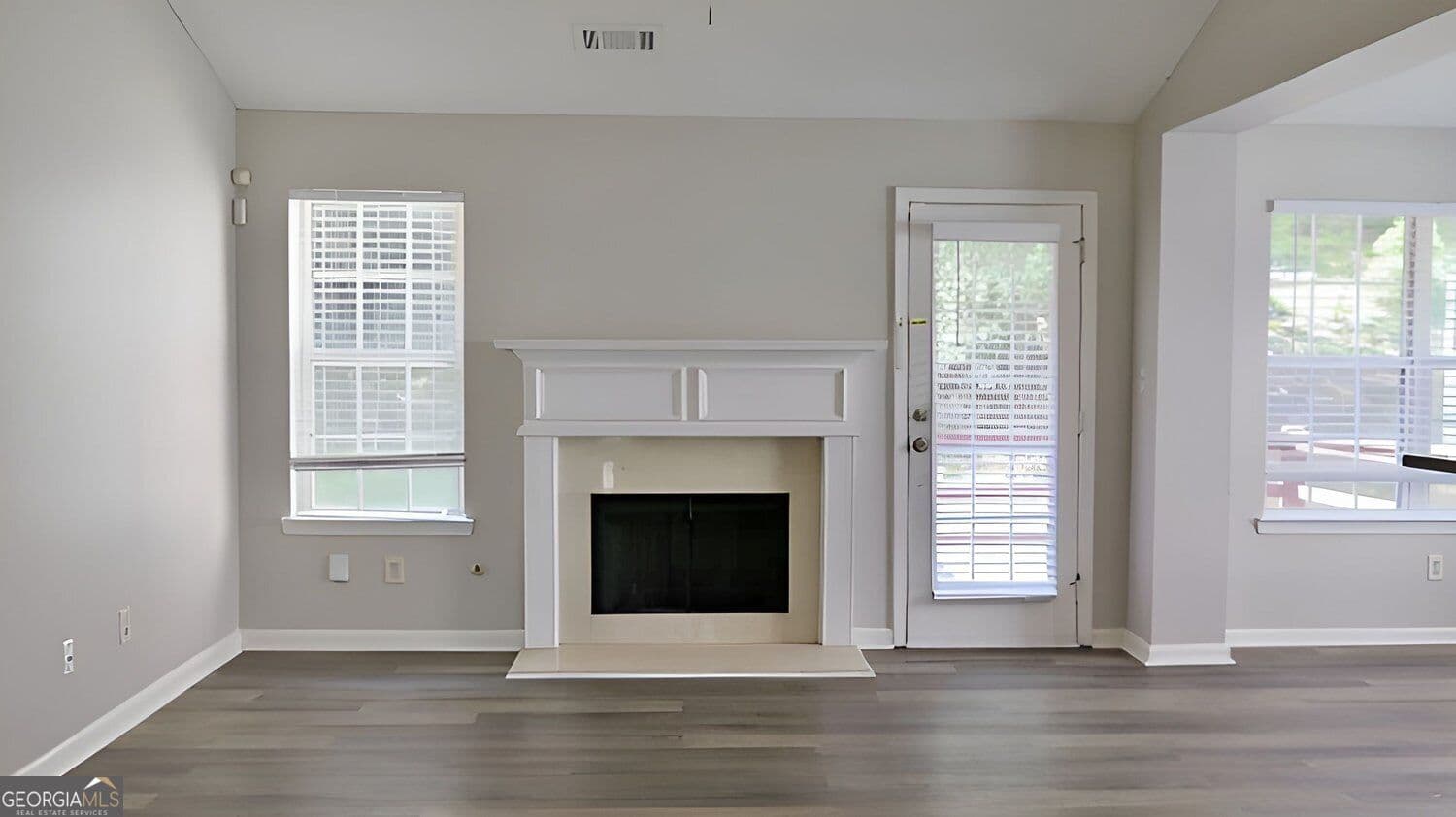 5 bedroom, 3 bathroom, 2,172 sq ft single family residence for sale at 205 Buffington Drive, Union City, GA 30291 — photo 8