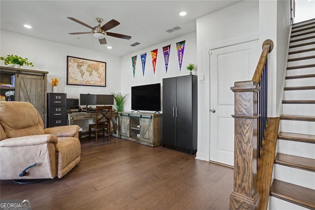 3 bedroom, 2.5 bathroom, 2,201 sq ft townhouse for sale at 425 Olmstead Way, Alpharetta, GA 30022 — photo 5