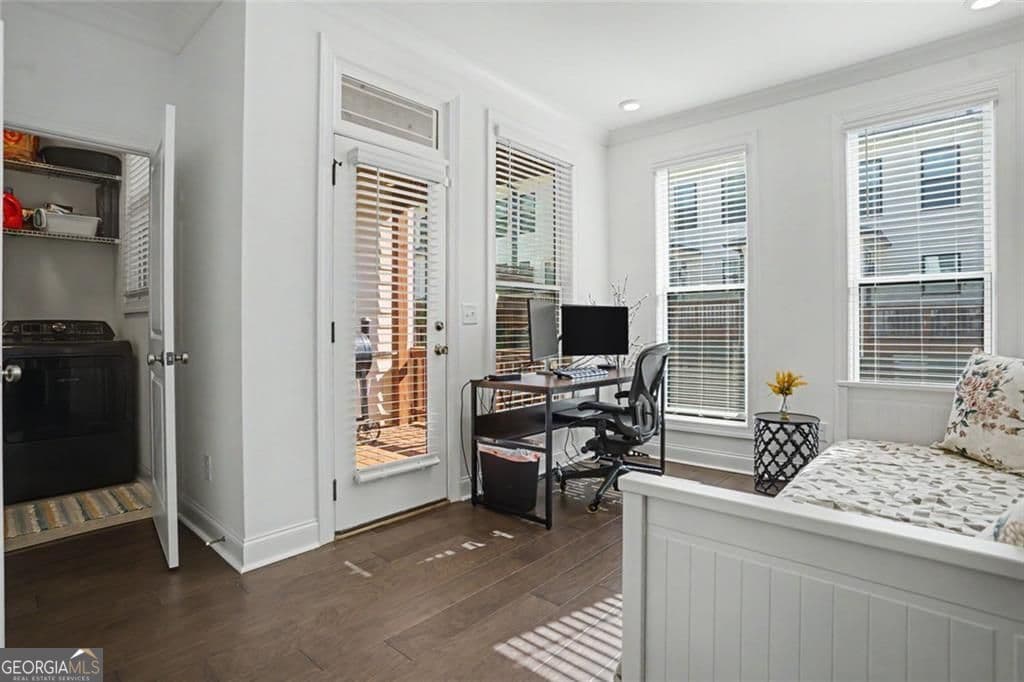 3 bedroom, 2.5 bathroom, 2,201 sq ft townhouse for sale at 425 Olmstead Way, Alpharetta, GA 30022 — photo 8