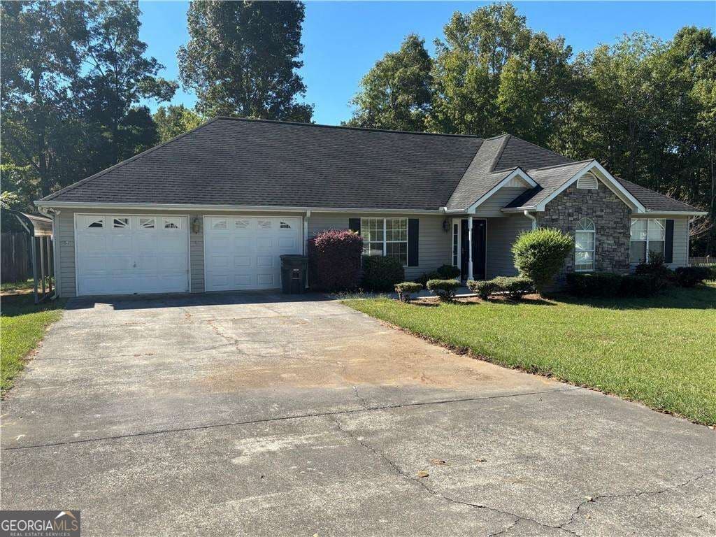 3 bedroom, 2 bathroom, 1,907 sq ft single family residence for rent at 331 Wildwood Circle, Calhoun, GA 30701 for $1,900 a month — photo 1 of 17