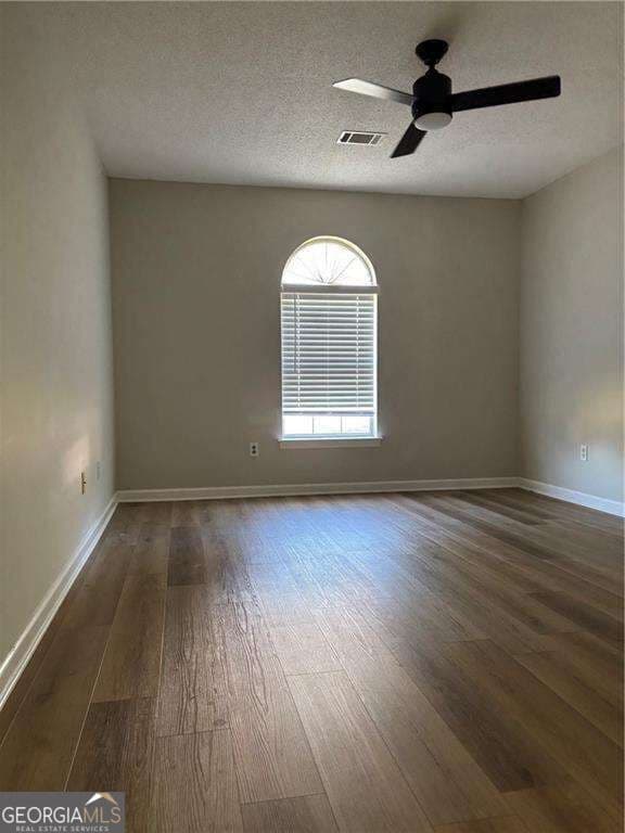 3 bedroom, 2 bathroom, 1,907 sq ft single family residence for rent at 331 Wildwood Circle, Calhoun, GA 30701 for $1,900 a month — photo 10
