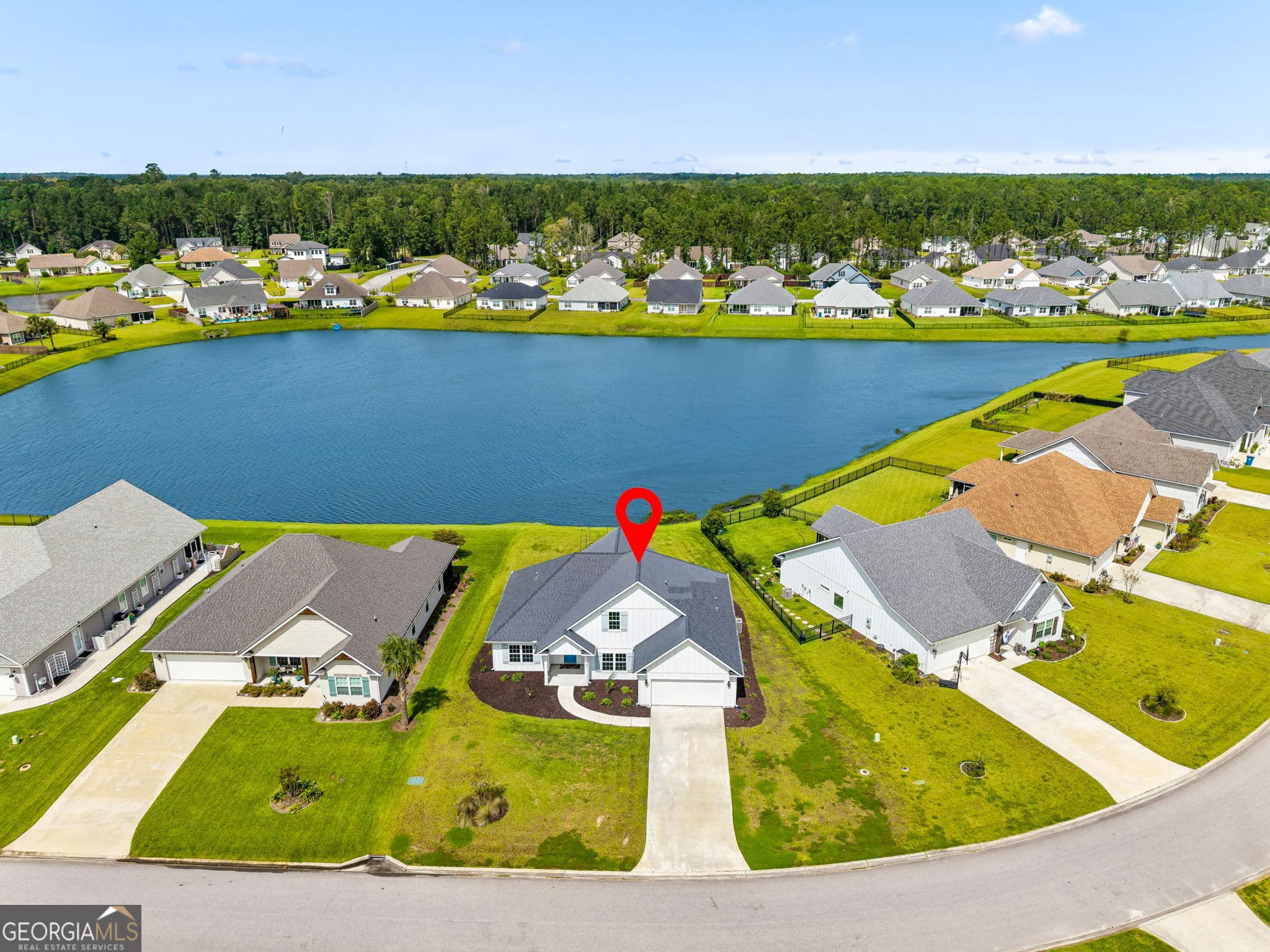 5 bedroom, 3 bathroom, 2,165 sq ft single family residence for sale at 165 Allie Loop, Brunswick, GA 31525 — photo 4