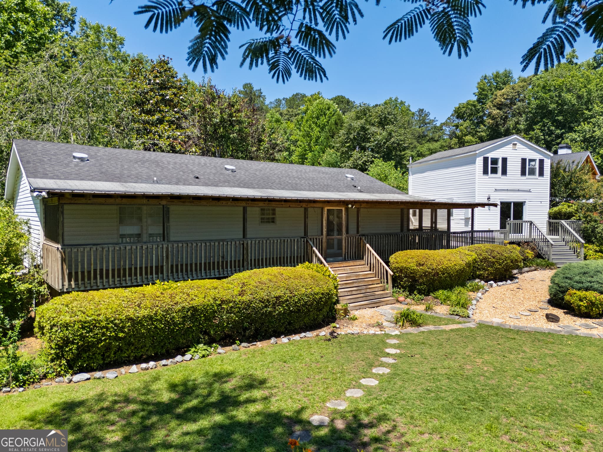 4 bedroom, 3 bathroom, 2,226 sq ft single family residence for sale at 188 Deptula Road, Jackson, GA 30233 — photo 2
