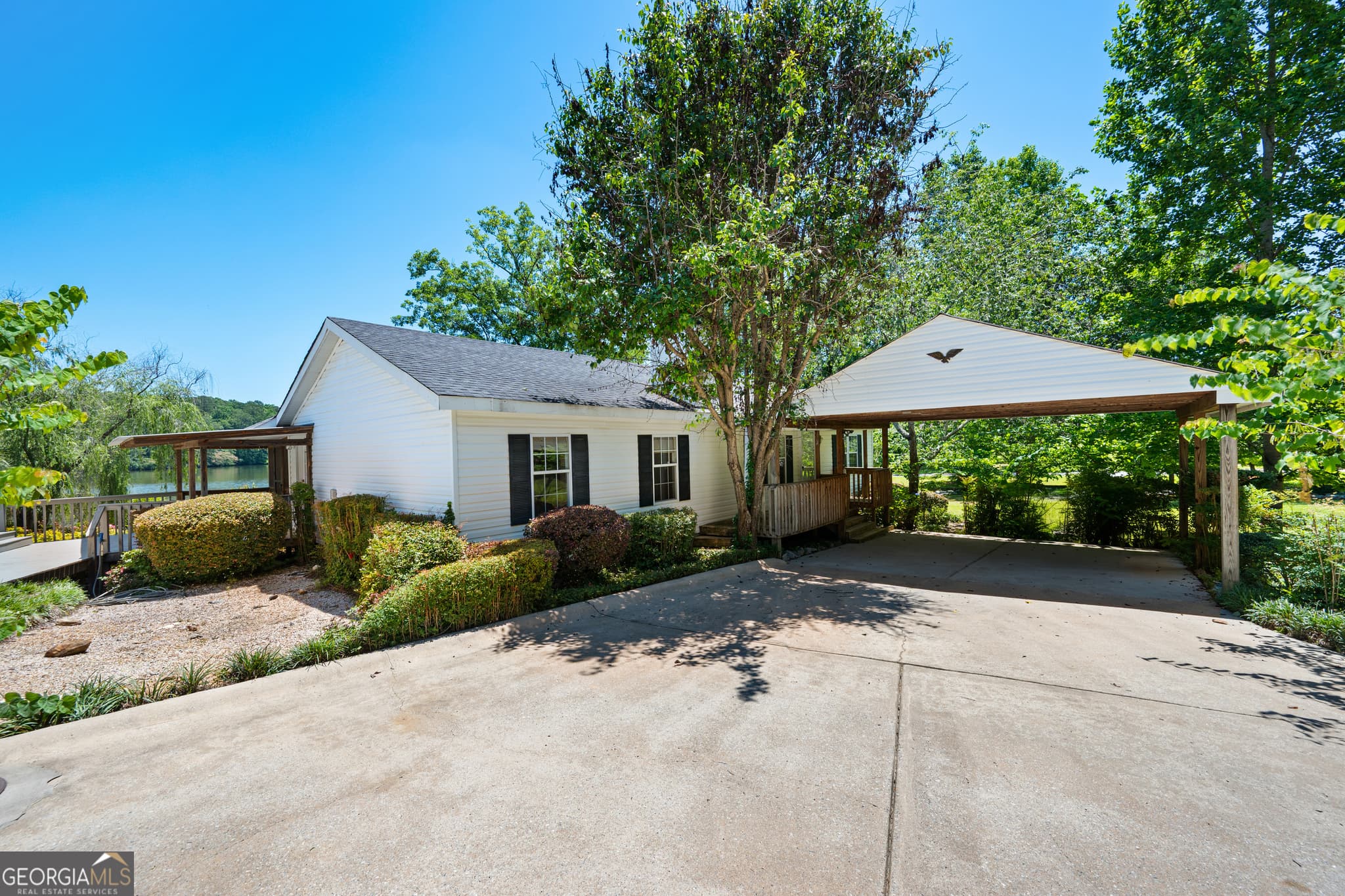 4 bedroom, 3 bathroom, 2,226 sq ft single family residence for sale at 188 Deptula Road, Jackson, GA 30233 — photo 9