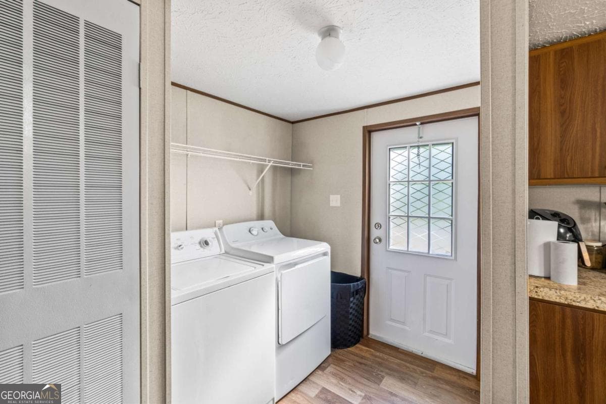 3 bedroom, 2 bathroom, 1,680 sq ft manufactured home,single family residence for sale at 2261 Barnes Drive, Gainesville, GA 30507 — photo 10