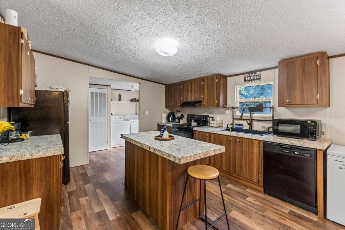3 bedroom, 2 bathroom, 1,680 sq ft manufactured home,single family residence for sale at 2261 Barnes Drive, Gainesville, GA 30507 — photo 8