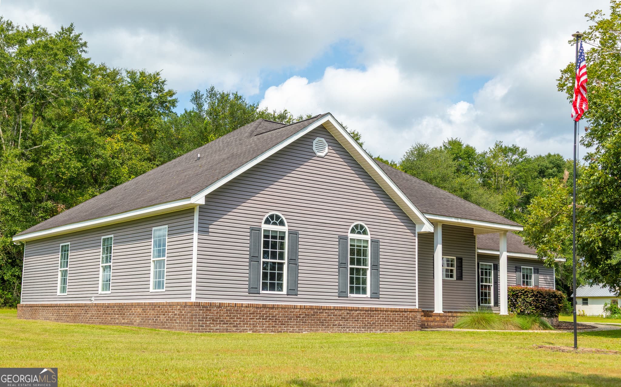 3 bedroom, 2 bathroom, 1,938 sq ft single family residence for sale at 21 Bailey Drive, Jesup, GA 31545 — photo 3