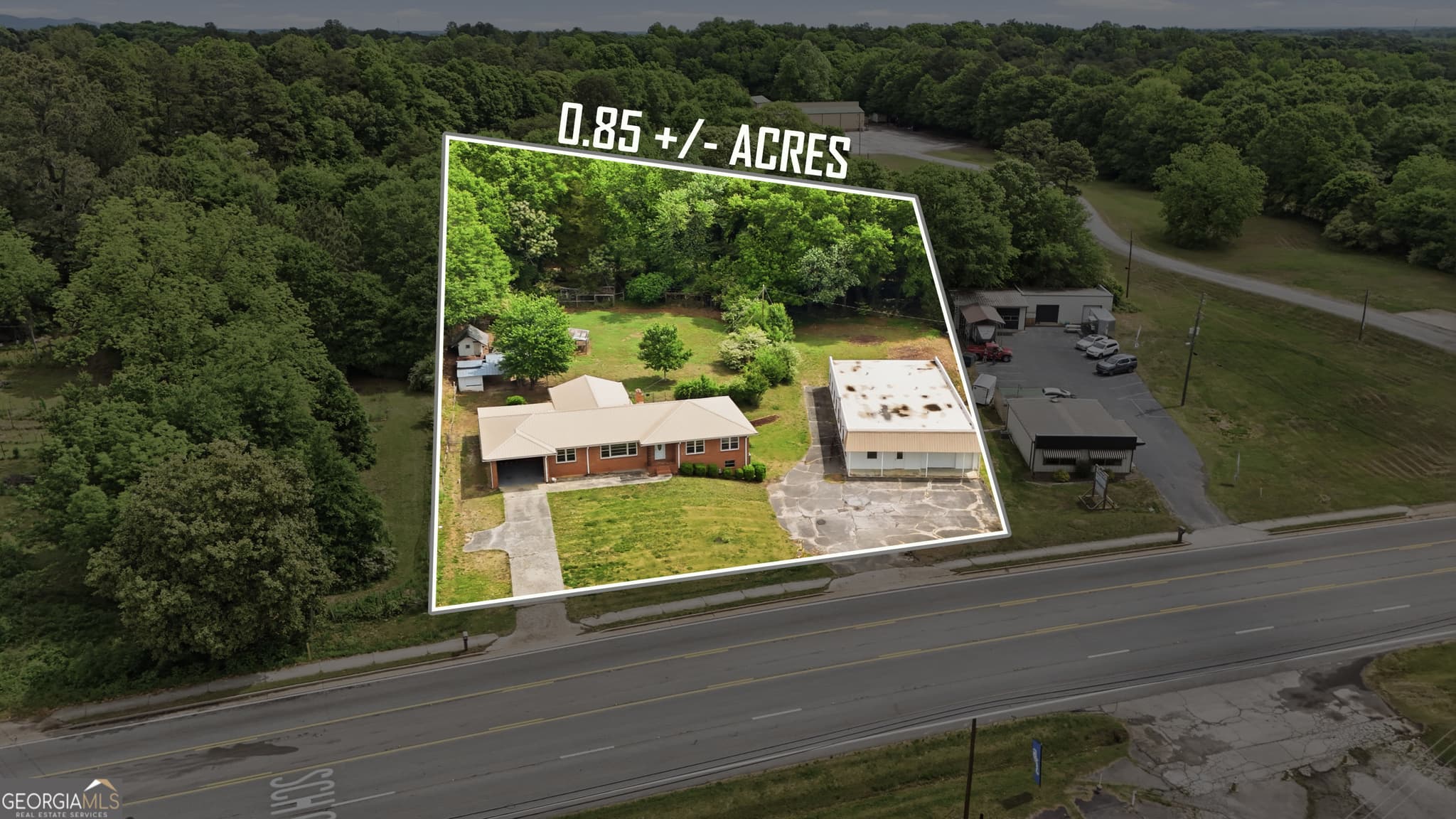 3 bedroom, 2 bathroom, 1,980 sq ft single family residence for sale at 3201 HWY 17 ALT, Toccoa, GA 30577 — photo 3