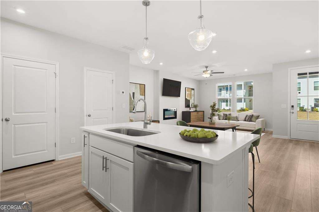3 bedroom, 2.5 bathroom townhouse for sale at 119 Park Ridge Circle 102, Emerson, GA 30137 — photo 3