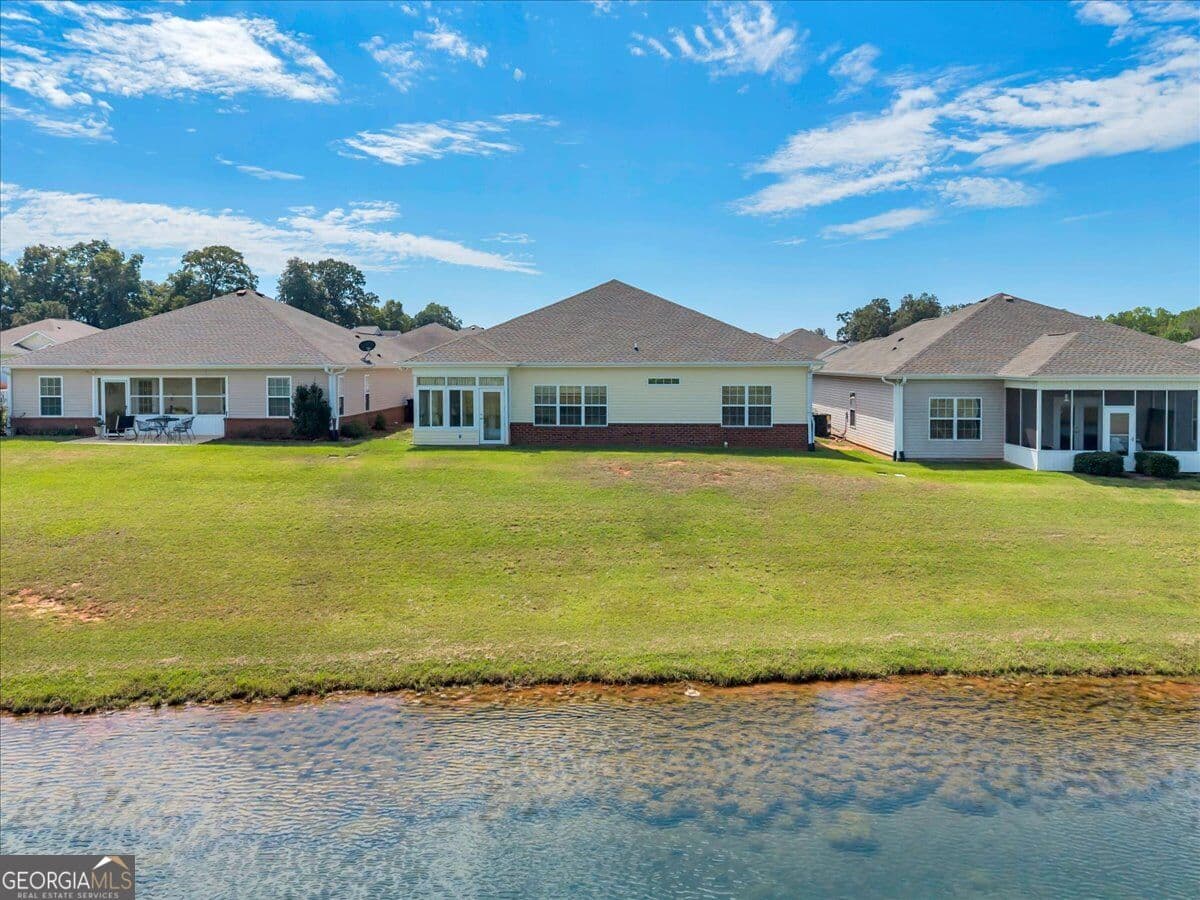 2 bedroom, 2 bathroom, 1,796 sq ft single family residence for sale at 302 S Houston Springs Boulevard, Perry, GA 31069 — photo 4