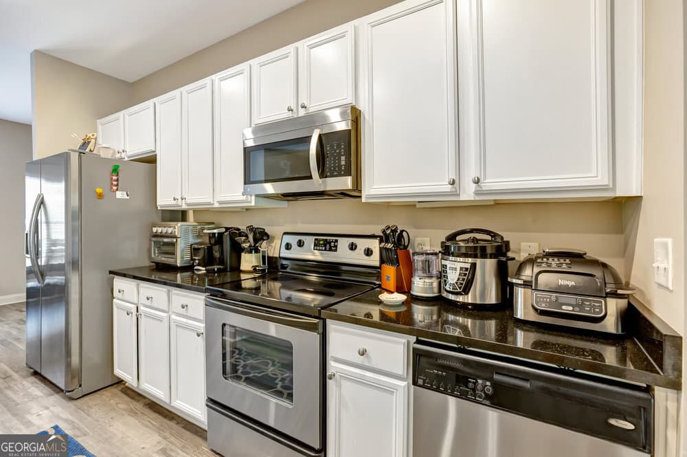 3 bedroom, 2.5 bathroom, 2,418 sq ft townhouse for rent at 1226 E Bowersville Highway 7, Hartwell, GA 30643 for $2,500 a month — photo 9