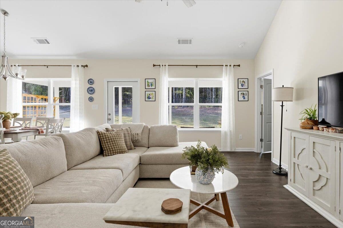 4 bedroom, 3 bathroom, 1,719 sq ft single family residence for sale at 126 Allen Green Drive, Gray, GA 31032 — photo 6
