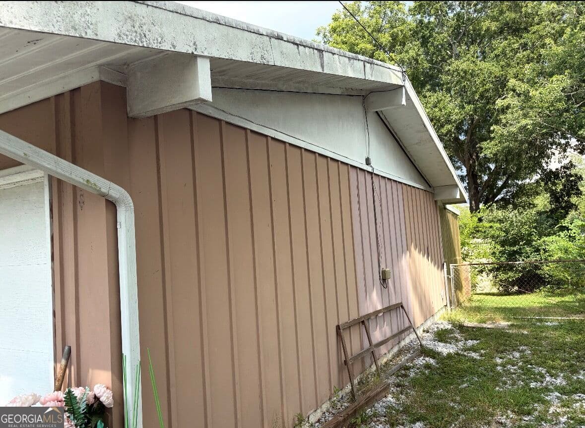 3 bedroom, 1 bathroom, 1,073 sq ft single family residence for sale at 219 Robert E Lee Street, Fort Oglethorpe, GA 30742 — photo 2