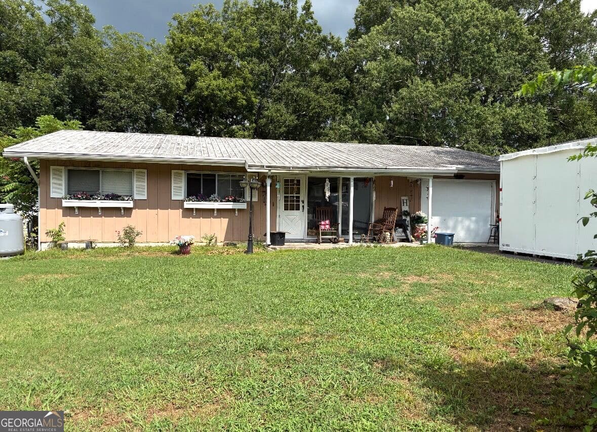 3 bedroom, 1 bathroom, 1,073 sq ft single family residence for sale at 219 Robert E Lee Street, Fort Oglethorpe, GA 30742