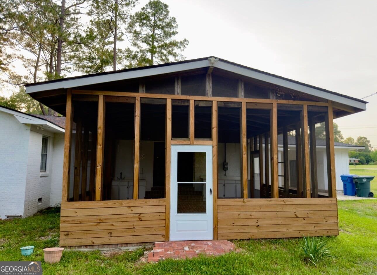 3 bedroom, 2 bathroom, 2,502 sq ft single family residence for sale at 223 Brookwood Drive, Dublin, GA 31021 — photo 5