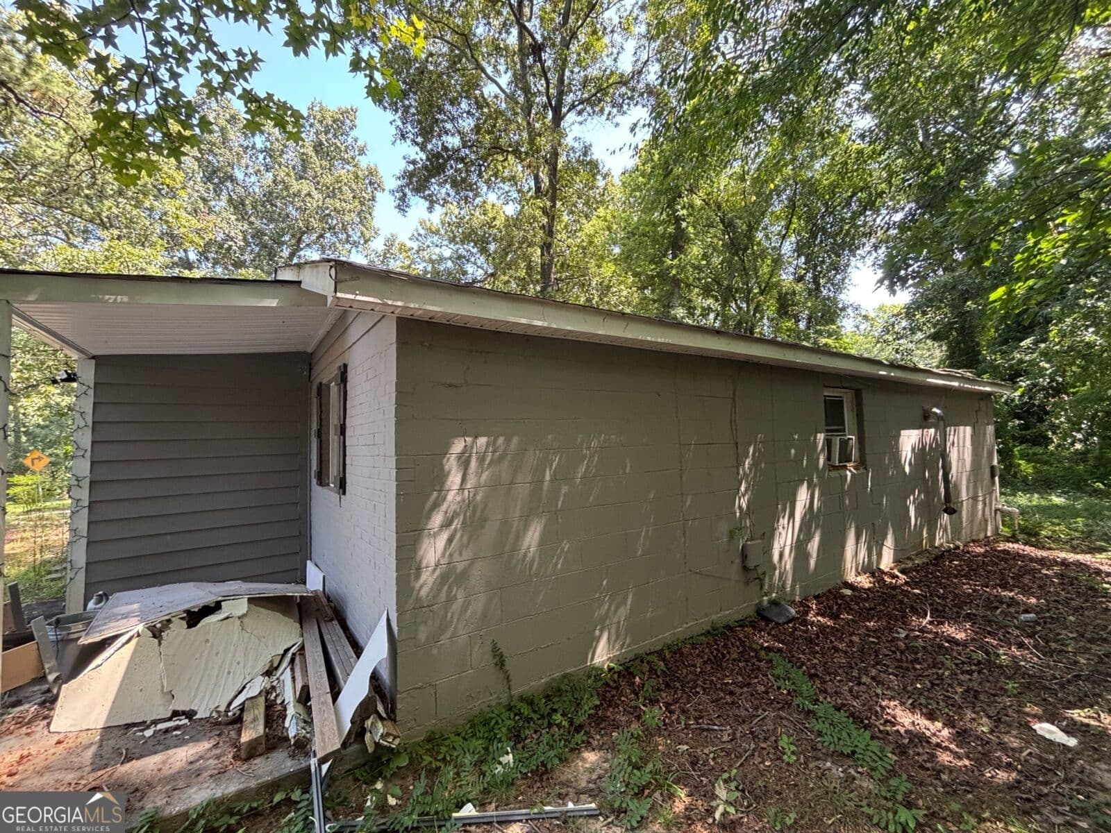 2 bedroom, 1 bathroom, 864 sq ft single family residence for sale at 6366 Gordon Street, Lithia Springs, GA 30122 — photo 2