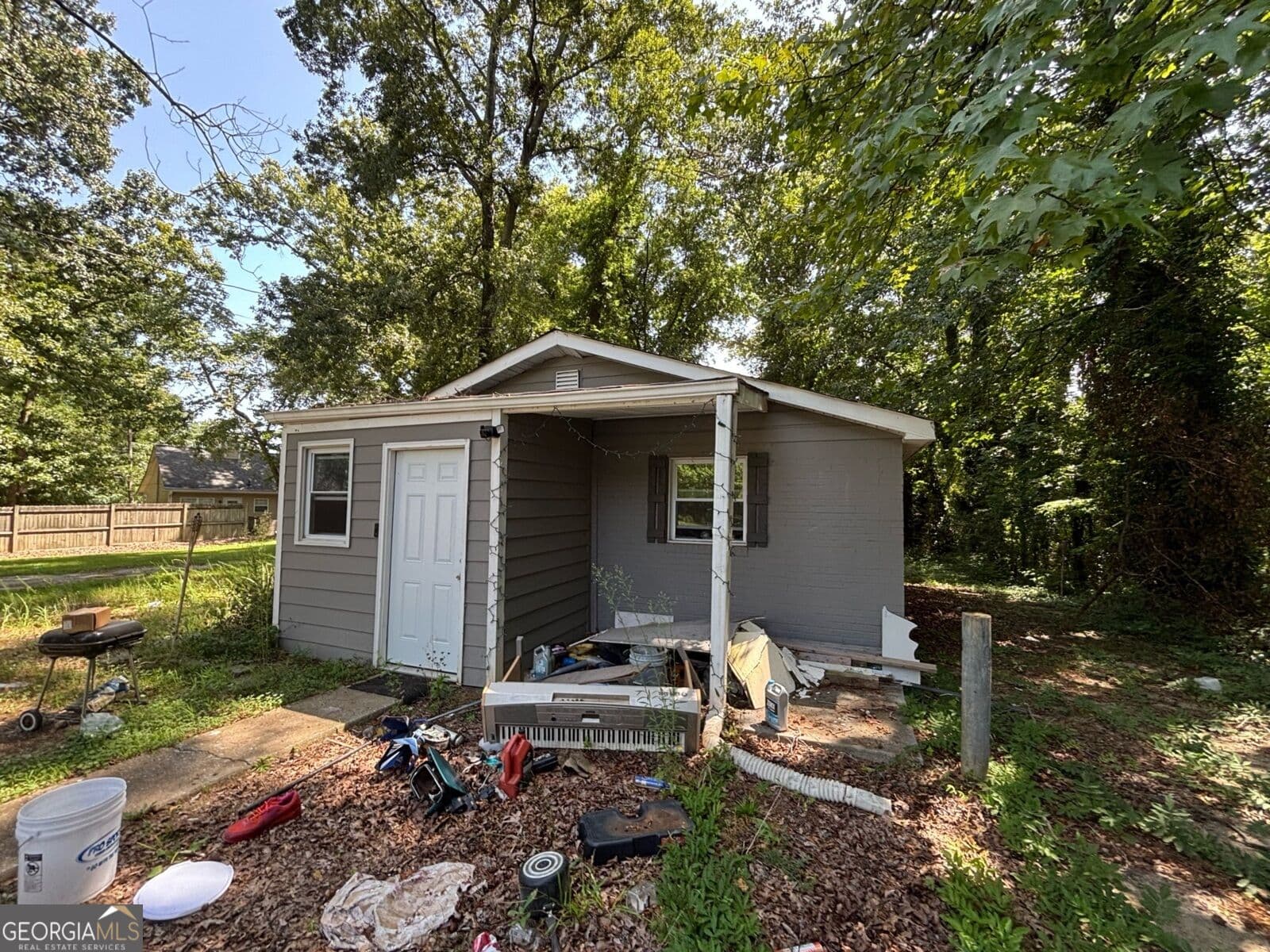 2 bedroom, 1 bathroom, 864 sq ft single family residence for sale at 6366 Gordon Street, Lithia Springs, GA 30122