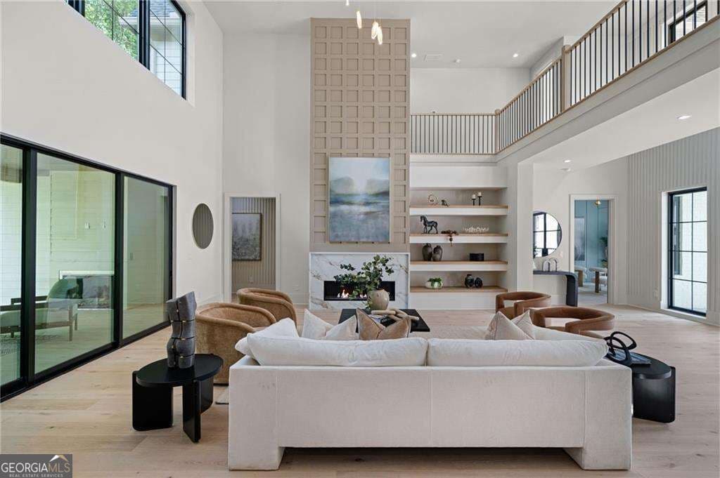 6 bedroom, 6.5 bathroom, 4,900 sq ft single family residence for sale at 4901 Cambridge Drive, Dunwoody, GA 30338 — photo 6