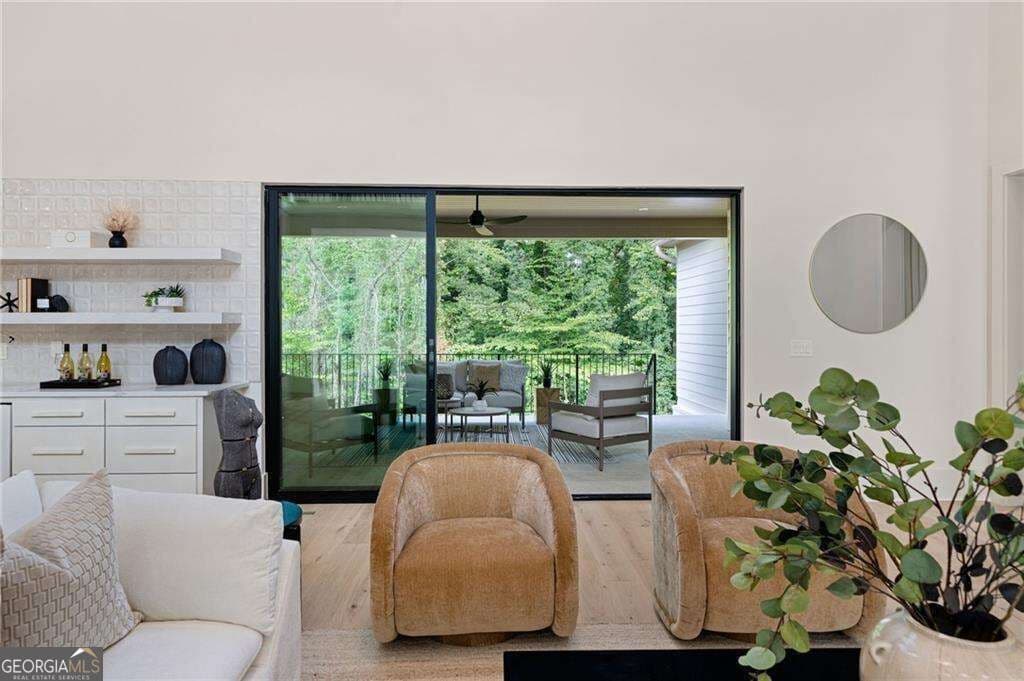 6 bedroom, 6.5 bathroom, 4,900 sq ft single family residence for sale at 4901 Cambridge Drive, Dunwoody, GA 30338 — photo 7