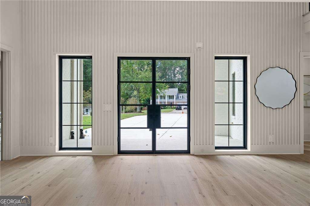 6 bedroom, 6.5 bathroom, 4,900 sq ft single family residence for sale at 4901 Cambridge Drive, Dunwoody, GA 30338 — photo 3