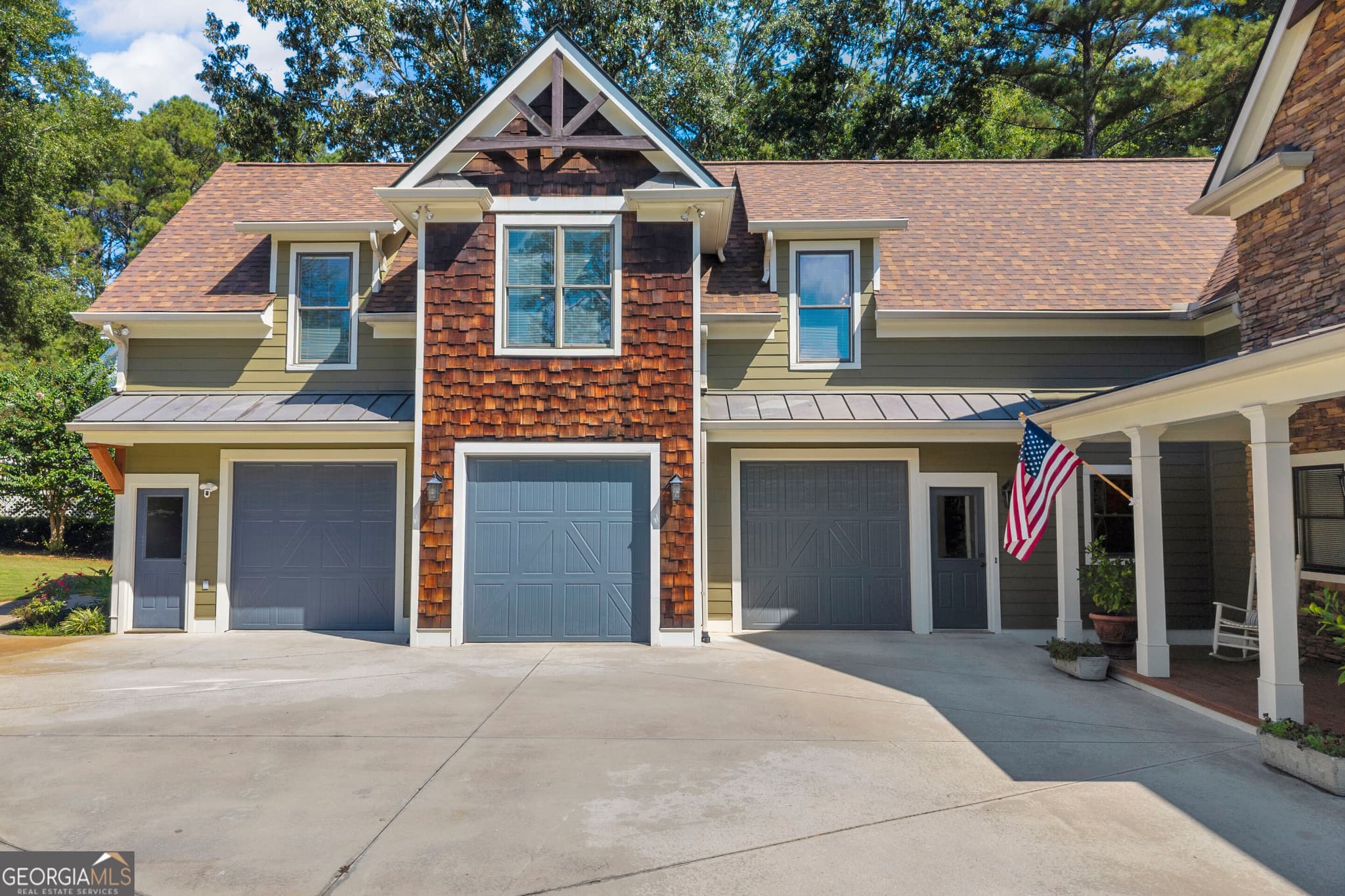 4 bedroom, 5.5 bathroom, 3,868 sq ft single family residence for sale at 212 Northlake Drive, Hartwell, GA 30643 — photo 2