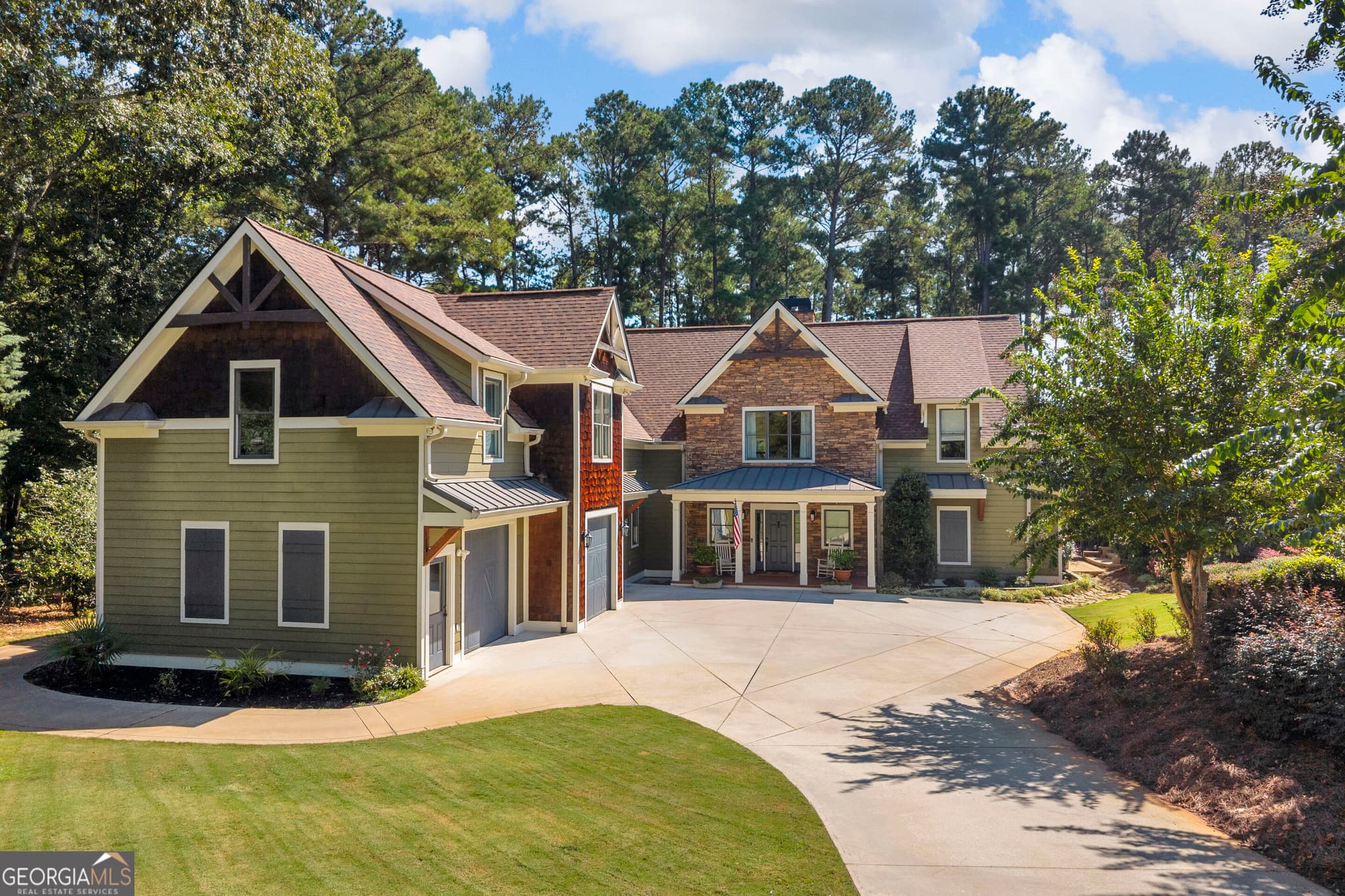 4 bedroom, 5.5 bathroom, 3,868 sq ft single family residence for sale at 212 Northlake Drive, Hartwell, GA 30643