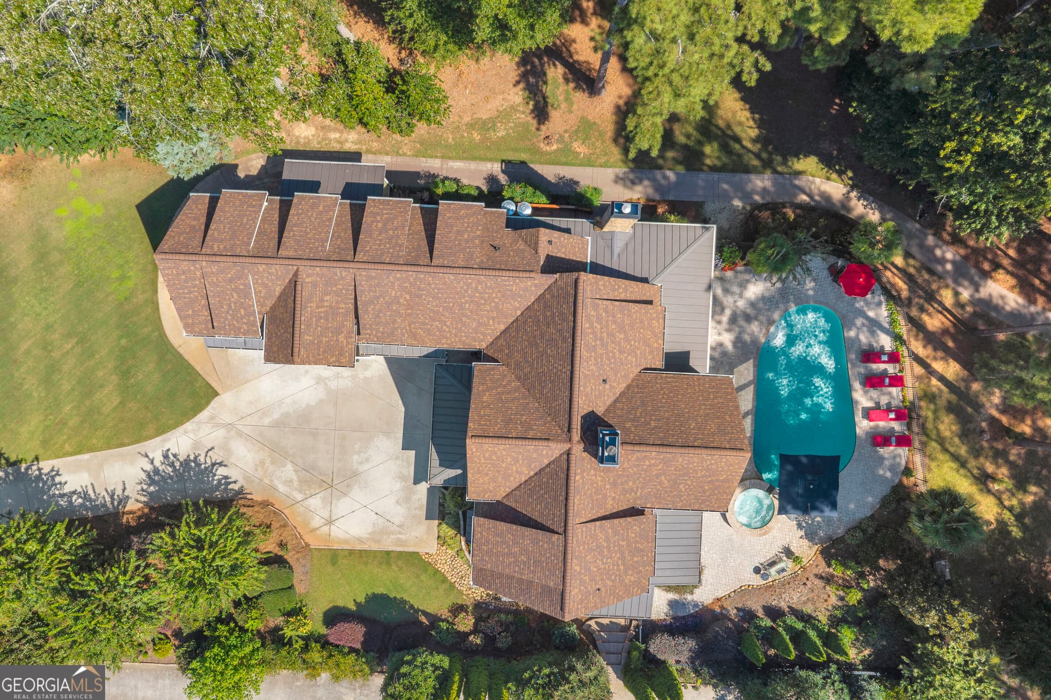 4 bedroom, 5.5 bathroom, 3,868 sq ft single family residence for sale at 212 Northlake Drive, Hartwell, GA 30643 — photo 10