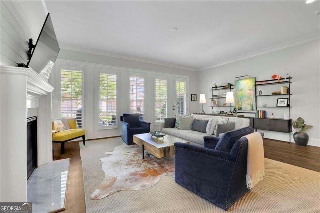 3 bedroom, 3.5 bathroom, 3,643 sq ft townhouse for sale at 150 Forrest Alley, Roswell, GA 30075 — photo 6