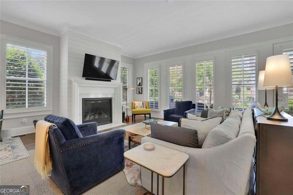 3 bedroom, 3.5 bathroom, 3,643 sq ft townhouse for sale at 150 Forrest Alley, Roswell, GA 30075 — photo 5