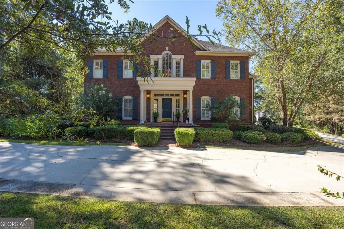 5 bedroom, 4.5 bathroom, 6,250 sq ft single family residence for sale at 112 Gleneagles Circle, Macon, GA 31210