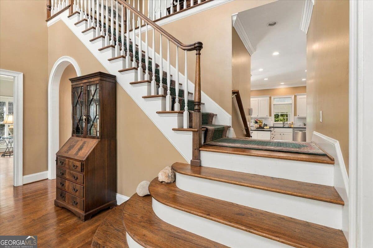 5 bedroom, 4.5 bathroom, 6,250 sq ft single family residence for sale at 112 Gleneagles Circle, Macon, GA 31210 — photo 5