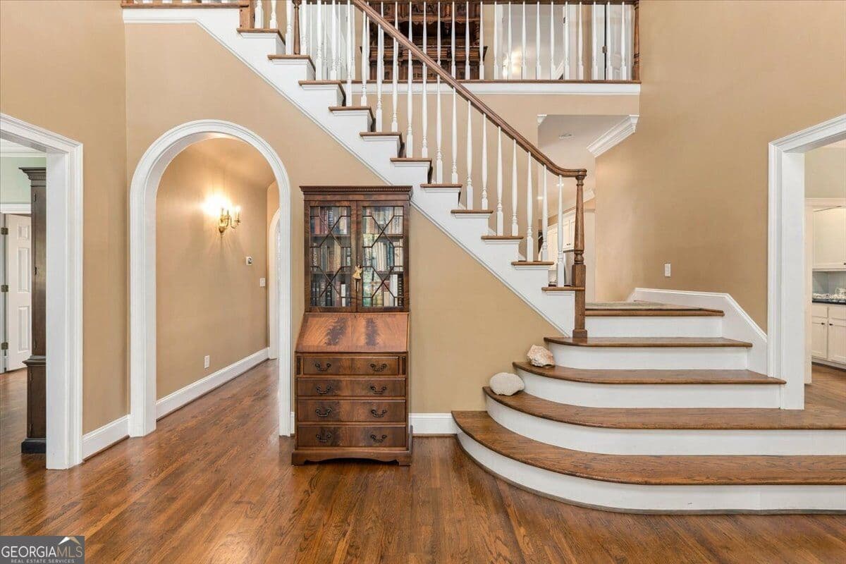 5 bedroom, 4.5 bathroom, 6,250 sq ft single family residence for sale at 112 Gleneagles Circle, Macon, GA 31210 — photo 4