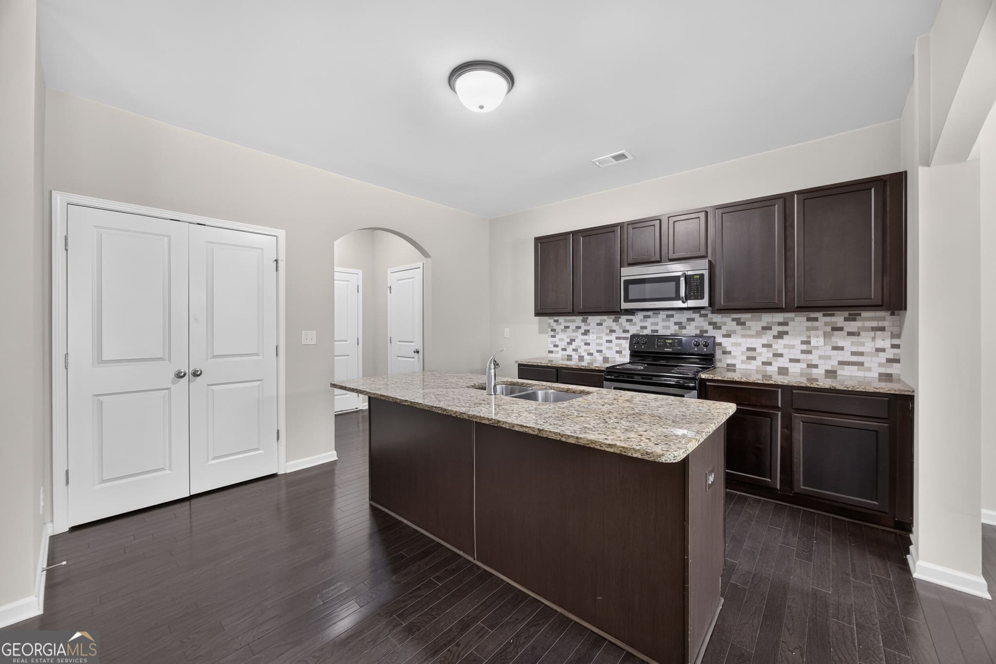 3 bedroom, 2.5 bathroom, 2,116 sq ft single family residence for sale at 7113 Creeksong Drive, Douglasville, GA 30134 — photo 9