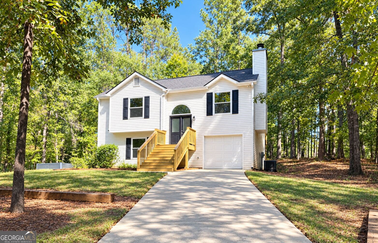 4 bedroom, 2 bathroom, 1,359 sq ft single family residence for rent at 20 Teal Court, Monticello, GA 31064 for $2,400 a month — photo 1 of 34