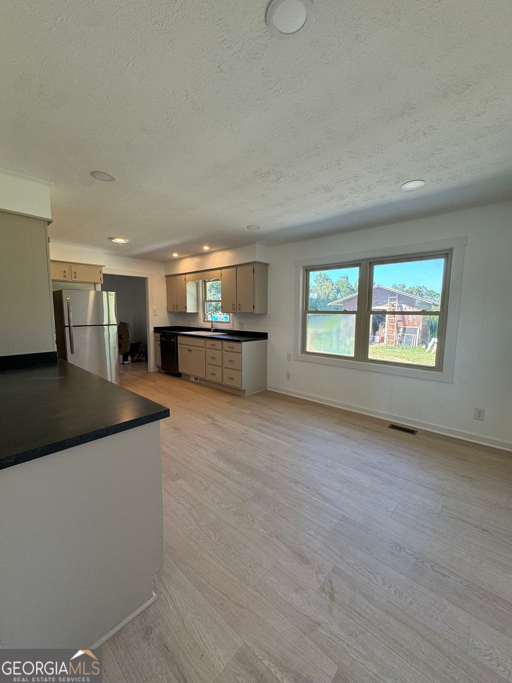 4 bedroom, 3 bathroom, 1,900 sq ft single family residence for rent at 510 Taylor Smith Road, Royston, GA 30662 for $1,900 a month — photo 3