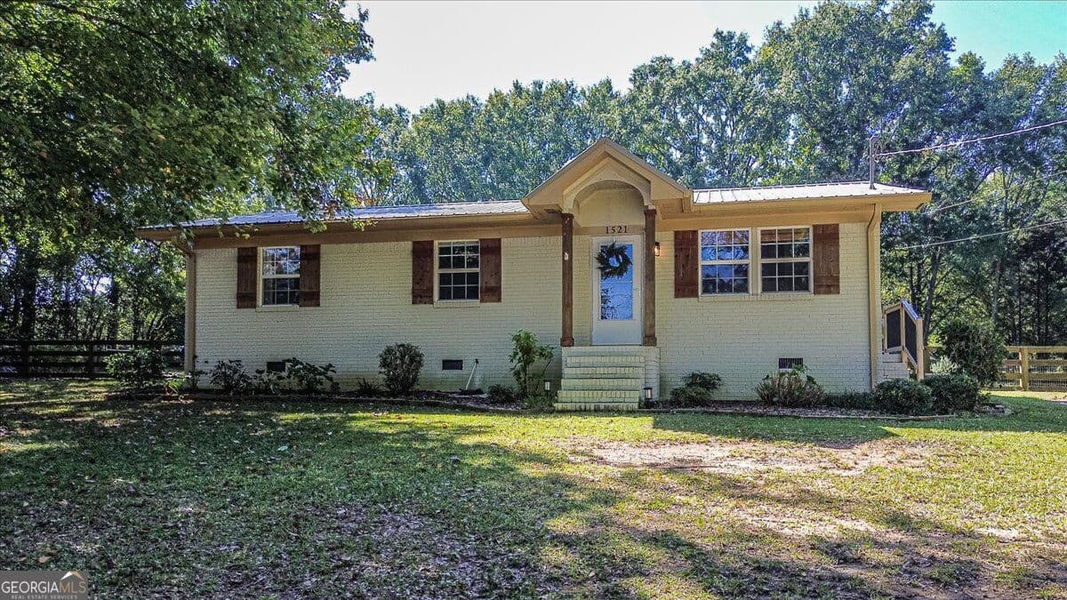3 bedroom, 1 bathroom, 1,280 sq ft single family residence for sale at 1521 Aiken Road, Bogart, GA 30622