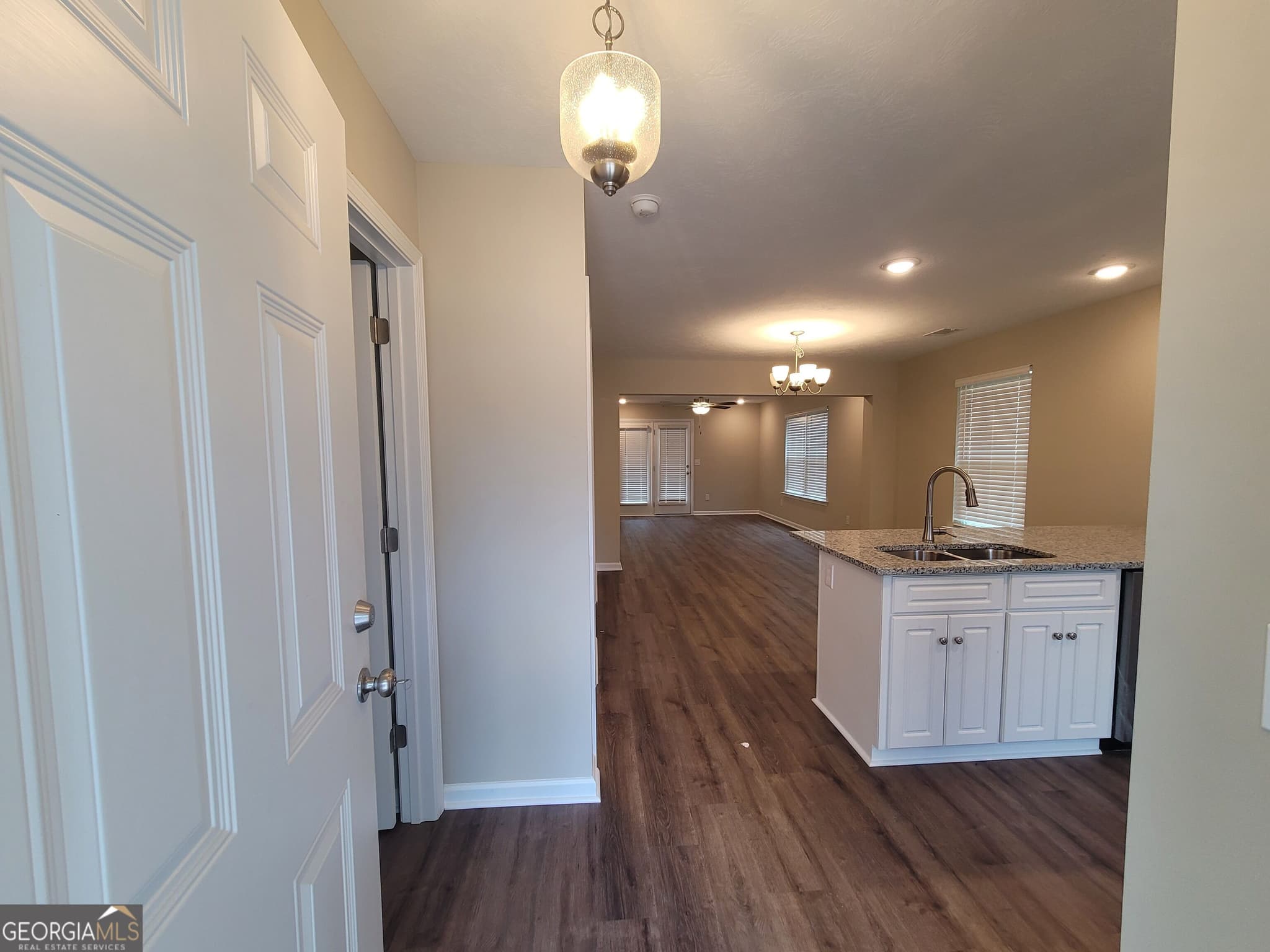 2 bedroom, 2 bathroom, 1,031 sq ft single family residence for sale at 539 Guill Street, Thomson, GA 30824 — photo 2