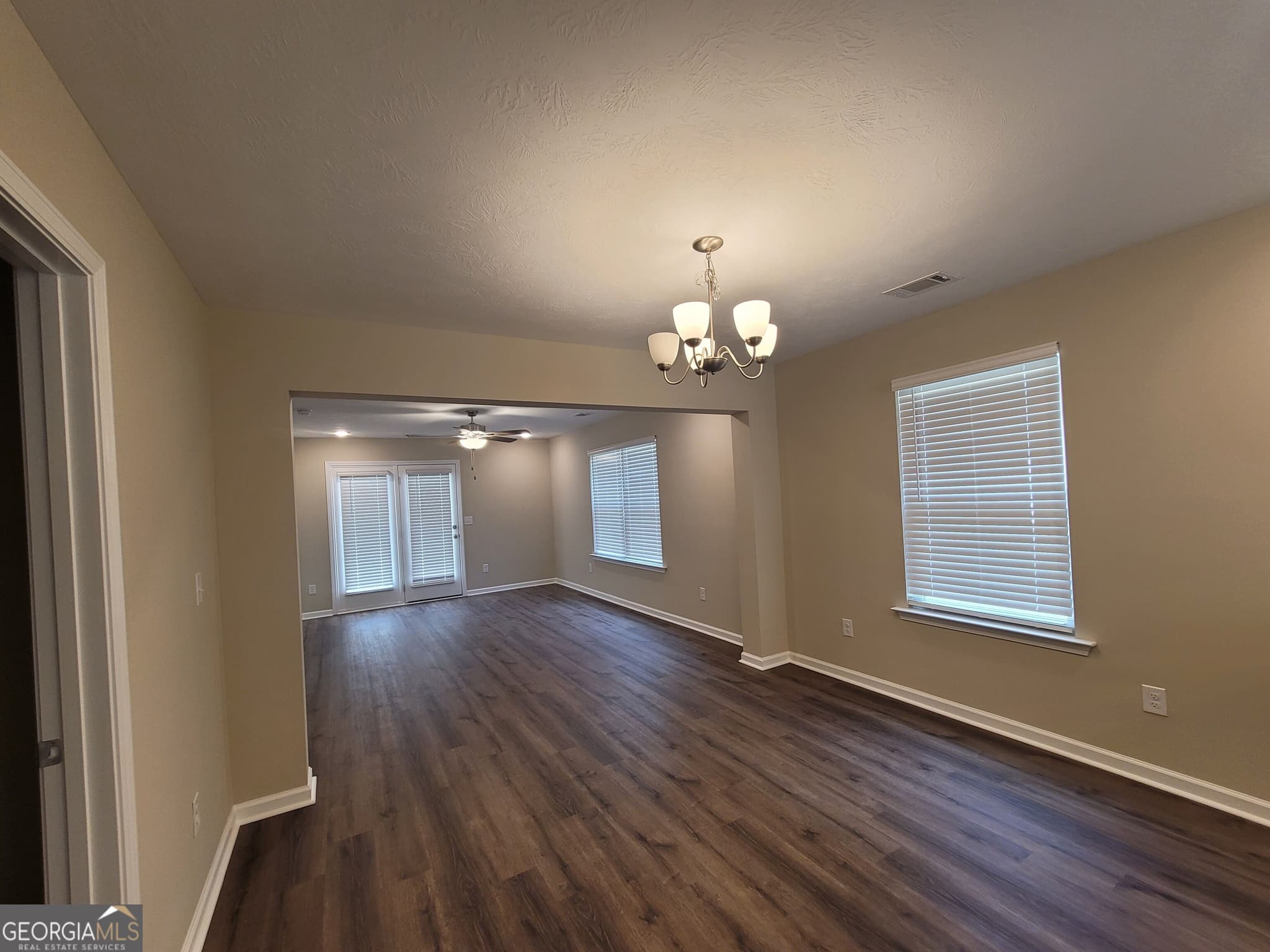 2 bedroom, 2 bathroom, 1,031 sq ft single family residence for sale at 539 Guill Street, Thomson, GA 30824 — photo 5