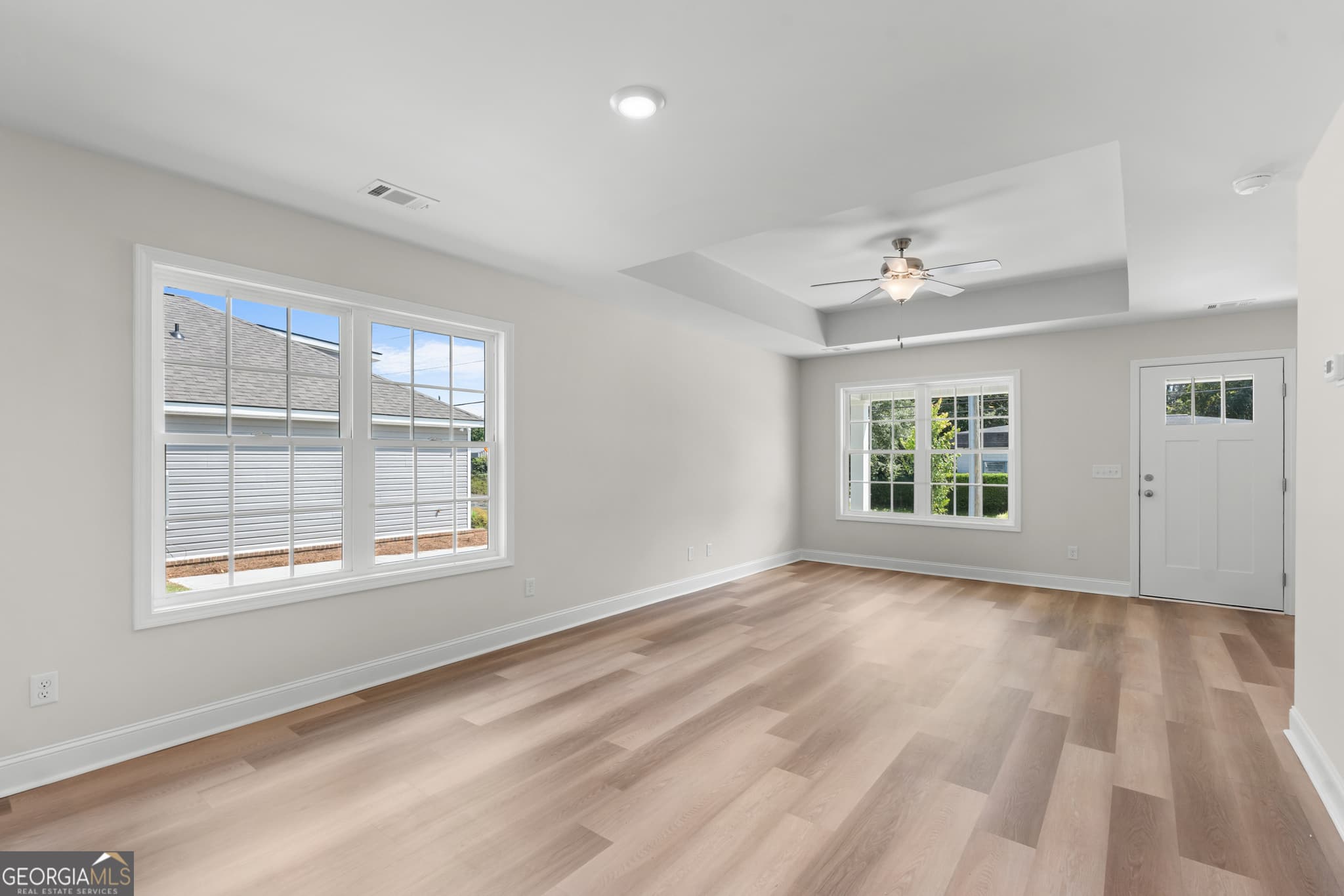 3 bedroom, 2 bathroom, 1,241 sq ft single family residence under contract at 56 Ellabell Loop Road, Ellabell, GA 31308 — photo 5