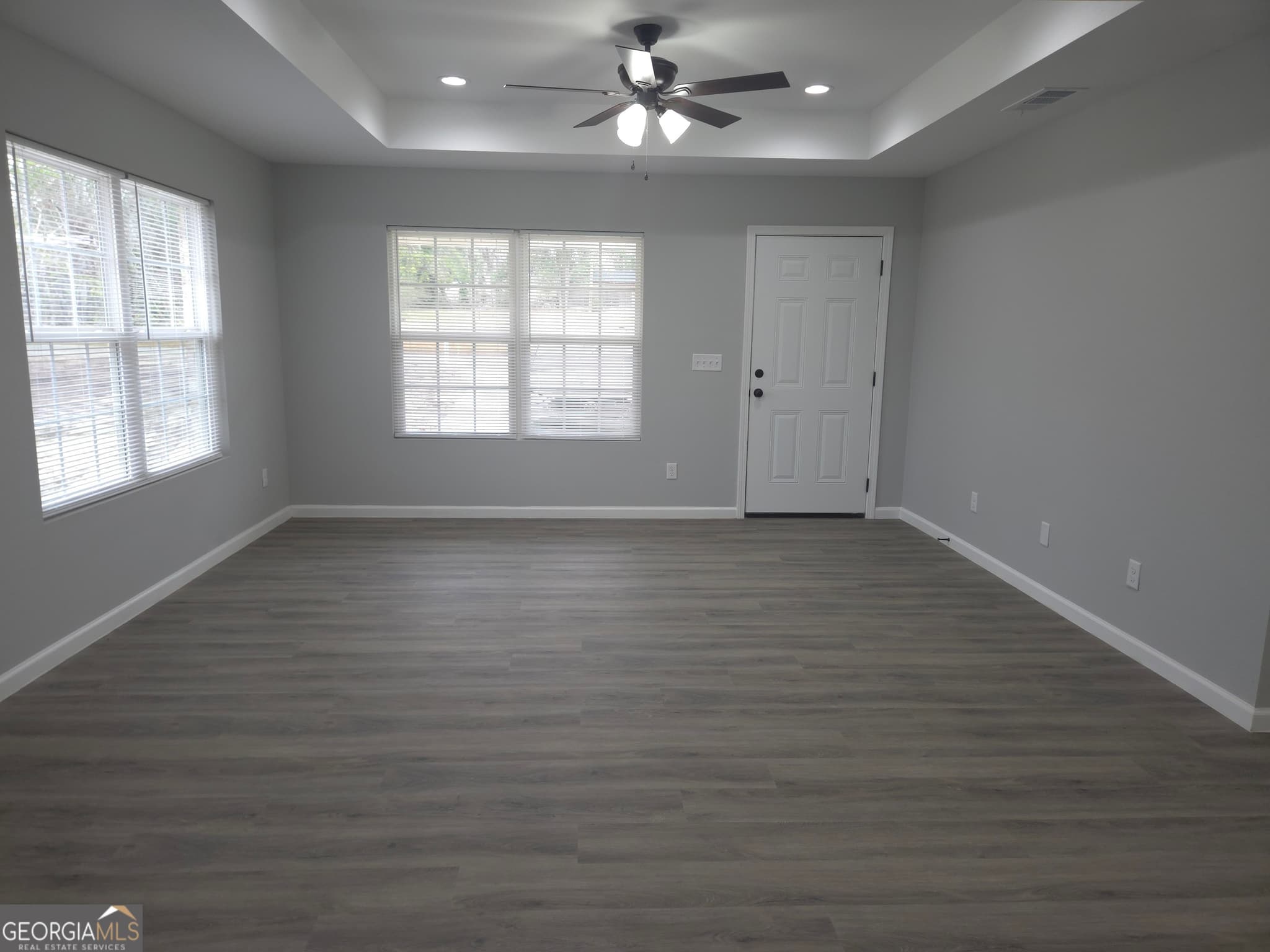 2 bedroom, 2 bathroom, 1,000 sq ft triplex for rent at 401 E Seventh Street, Vidalia, GA 30474 for $1,200 a month — photo 6