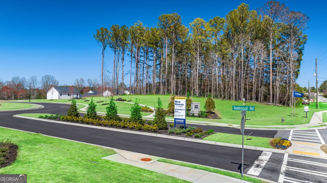 3 bedroom, 2 bathroom, 1,714 sq ft single family residence for sale at 8555 Secretariat Drive, Lithonia, GA 30058 — photo 9