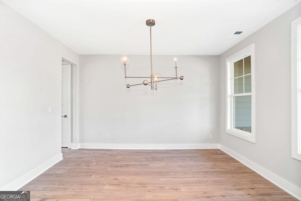 5 bedroom, 4 bathroom, 2,900 sq ft single family residence for sale at 2568 Parkside Way HOMESITE 13, Gainesville, GA 30507 — photo 4
