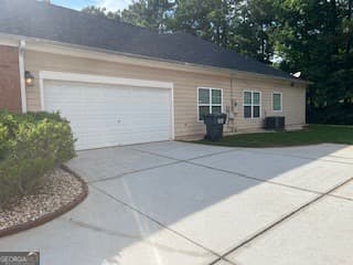 3 bedroom, 2.5 bathroom, 2,522 sq ft single family residence for sale at 1413 Manston Court, Conyers, GA 30013 — photo 2